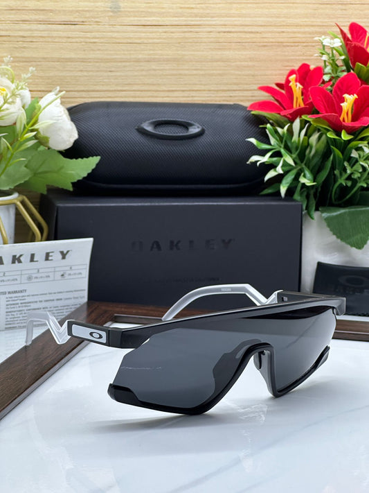 Oakley BXTR Sports ( Black & Black )