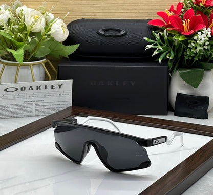 Oakley BXTR Sports ( Black & Black )