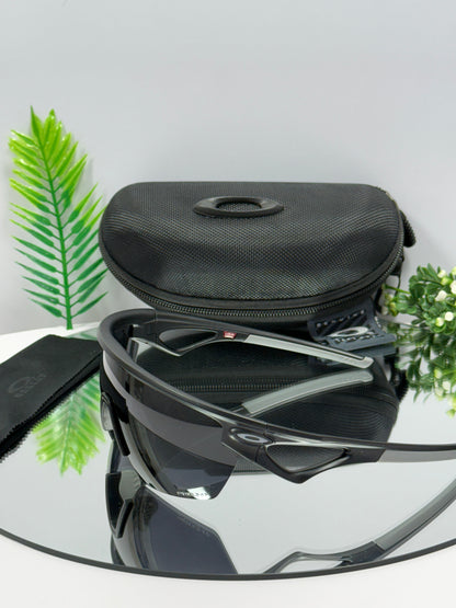 Oakley Sphaera Sports ( Black & Black )