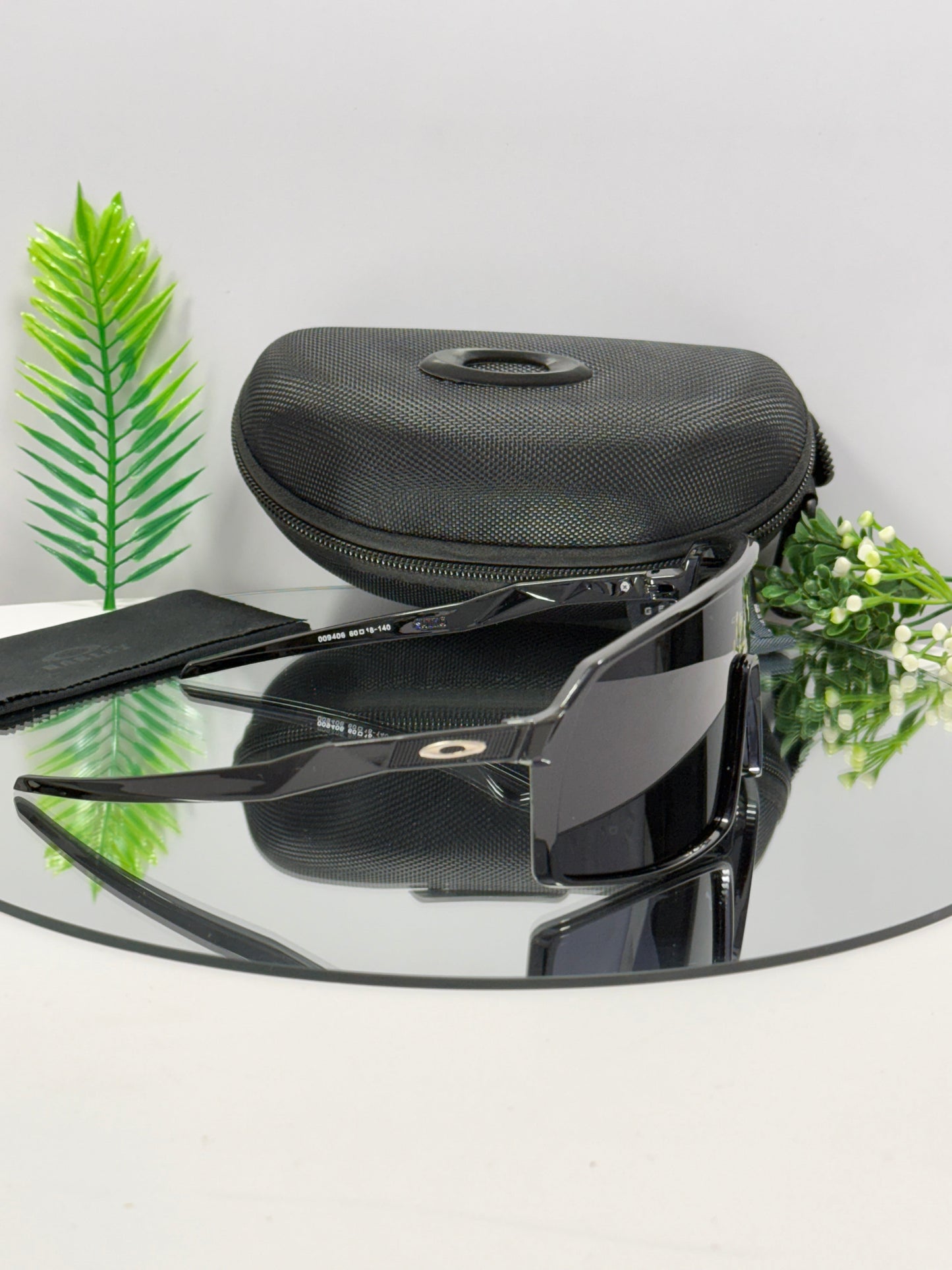 Oakley SURTO Sports ( Black & Black )