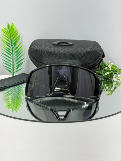 Oakley SURTO Sports ( Black & Black )