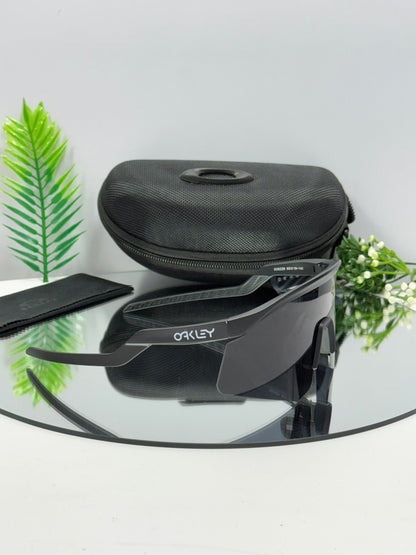 Oakley Hydra Sports ( Black & Black )