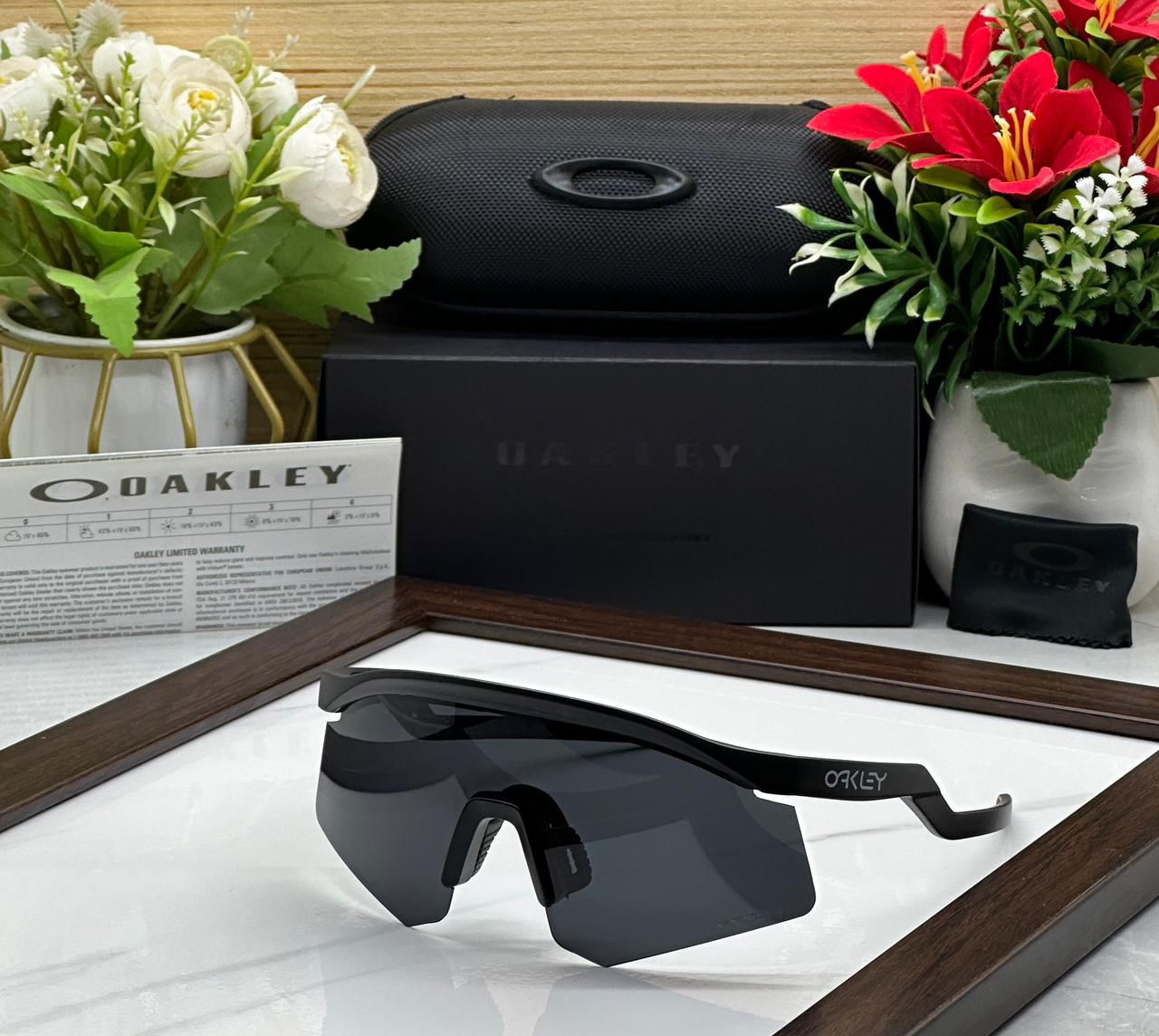 Oakley Hydra Sports ( Black & Black )